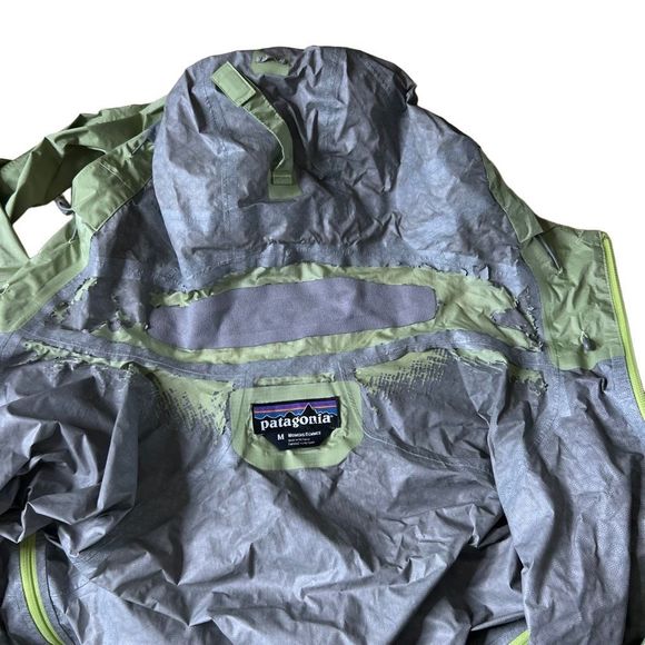 Patagonia Womens Rain Jacket Medium - Picture 5 of 5